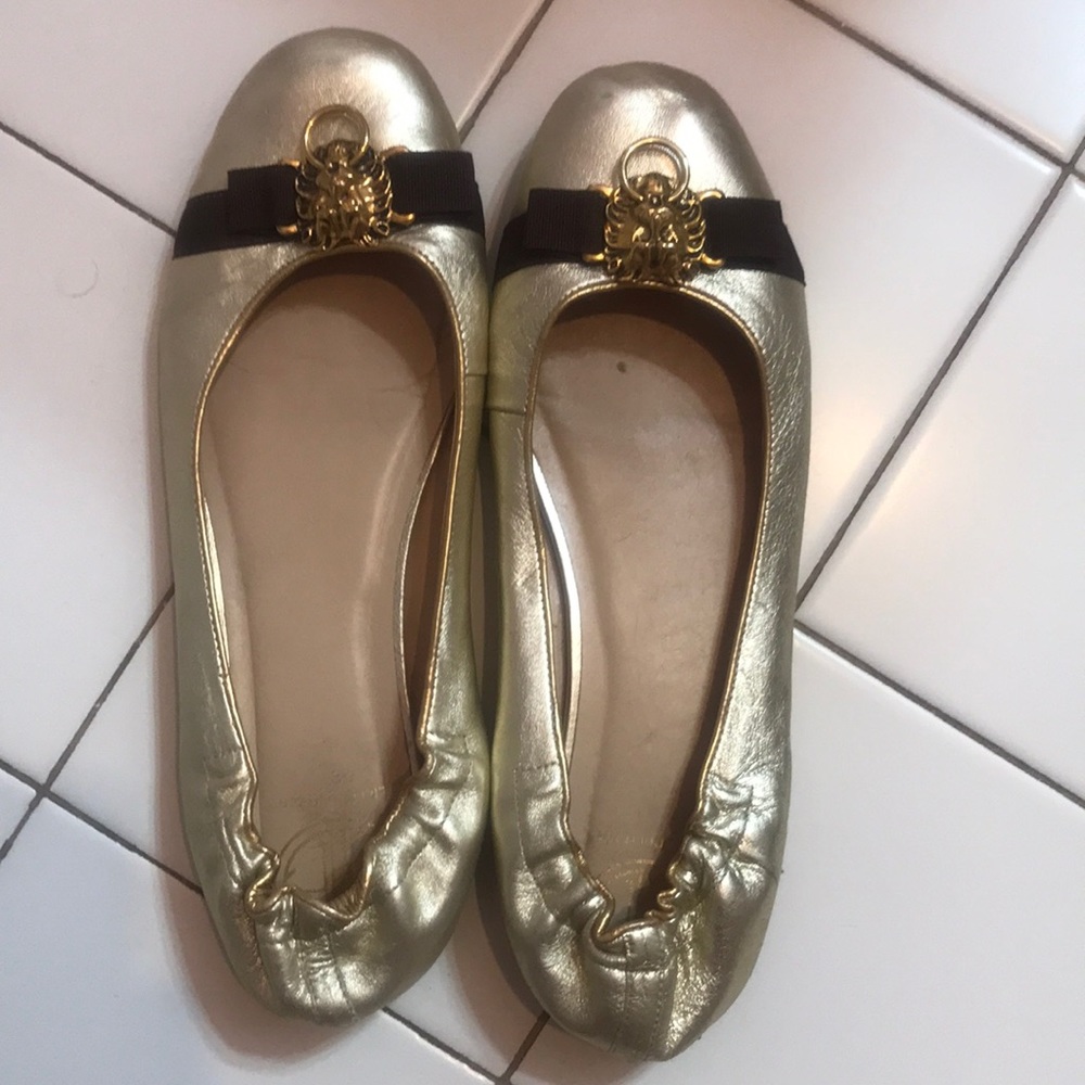 Gold with lion pendant Lilly Pulitzer flats